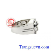 Sản phẩm được chế tác từ vàng trắng 14k đảm bảo độ bền đẹp với thời gian. Nhẫn nam thánh giá đẹp