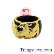 Đeo nhẫn mã não phượng hoàng mang lại vẻ nam tính và gặp nhiều may mắn.