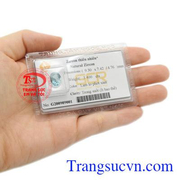 Người ta tin rằng khi đeo viên đá Zircon trên người sẽ giúp hỗ trợ cho việc lưu thông tuần hoàn máu, điều hòa huyết áp.