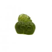 Người ta thường coi đá peridot như bùa hộ mệnh để giải trừ điềm xấu, mang lại sự ôn hòa, hạnh phúc