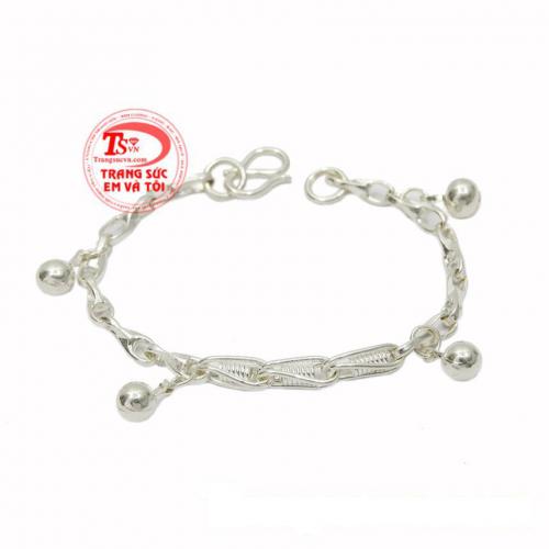 Lắc bạc phong cách cho bé