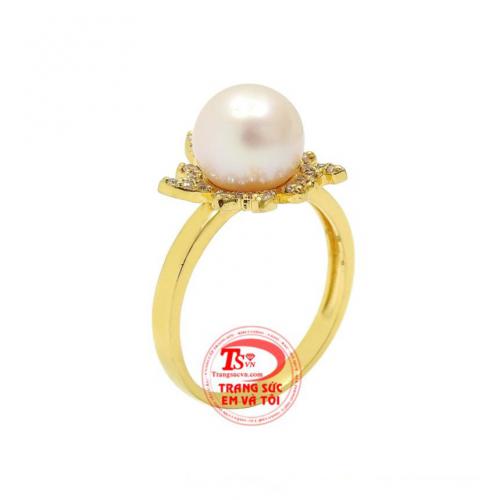 Nhẫn ngọc trai tỏa sáng