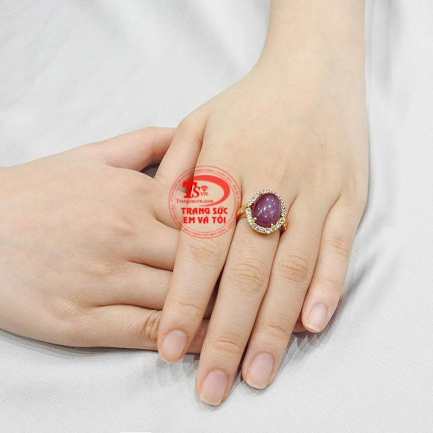 Với chiếc nhẫn này phái đẹp có thể tự tin tỏa sáng là điểm thu hút giữa đám động.