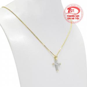 Bộ sản phẩm này thích hợp cho những cô gái theo phong cách nữ tính và nổi bật.