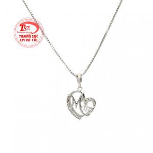 Một bộ dây chuyền tuy đơn giản nhưng có thể kết hợp được rất nhiều phong cách thời trang khác nhau.