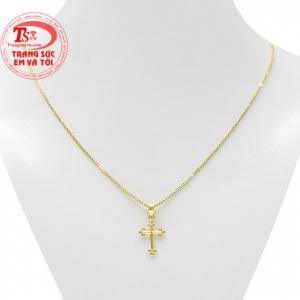 Bộ mặt thánh giá nhỏ xinh mang đến nét trẻ trung, hợp thời trang đến cho người sở hữu.