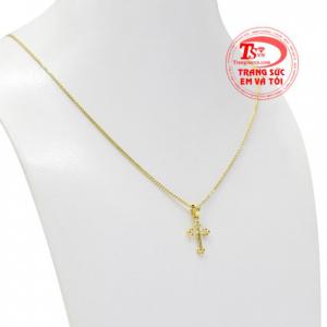 Đeo thánh giá bên mình sẽ nhận được sự bảo hộ, che chở và mang đến bình an cho bản thân.