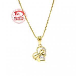 Bộ sản phẩm có thể mặc cùng những chiếc đầm xinh xắn, hay những trang phục dạo phố nữ tính