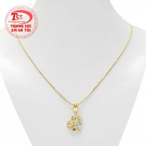 Bộ mặt trái tim đáng yêu sẽ không khiến phái đẹp thất vọng bởi từng đường nét đều được chế tác vô cùng tỉ mỉ, bắt mắt.