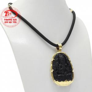 Với bộ trang sức này, thích hợp cho phái mạnh.