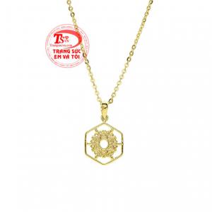 Bộ trang sức chế tác từ vàng tây 10k bền đẹp, đảm bảo chất lượng. 