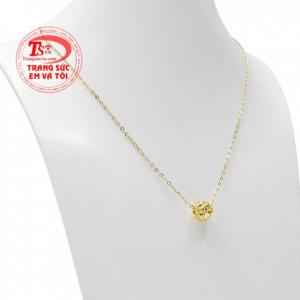 Thiết kế đơn giản nhưng mang nét nữ tính giúp cho phái đẹp càng thêm xinh đẹp hơn. 