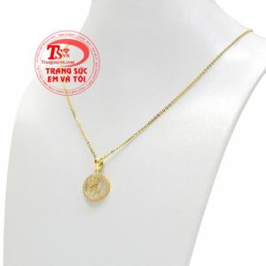 Ngoài ra, người dùng có thể lựa chọn mặt dây chữ để làm trang sức đôi với người yêu.