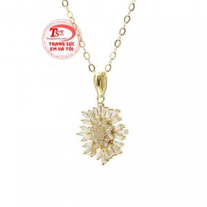 Bộ trang sức hoa tuyết diệu kỳ là món quà ý nghĩa dành tặng người phụ nữ của bạn.