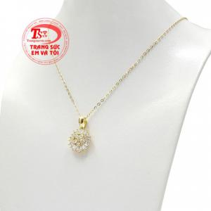 Đây chính là một gợi ý hay cho các cô nàng có phong cách ngọt ngào và nữ tính.