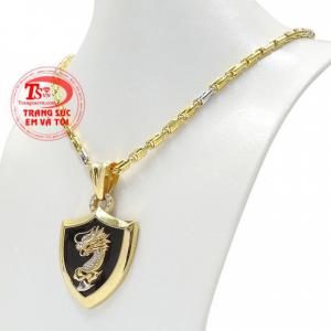 Sản phẩm chế tác từ vàng tây 10k bền đẹp.