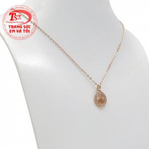 Sản phẩm theo phong cách nữ tính, trang nhã và hợp thời trang.