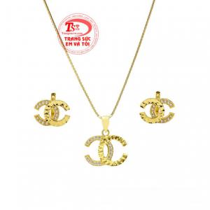 Trang sức vàng từ lâu đã quá quen thuộc với nữ giới