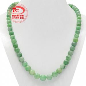 Chuỗi cổ cẩm thạch may mắn là sản phẩm được chế tạo từ ngọc cẩm thạch thiên nhiên, màu sắc bắt mắt.