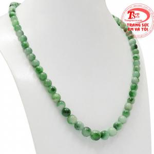 Ngọc cẩm thạch mang một nguồn năng lượng tích cực dồi dào đem đến nhiều điều may mắn cho người dùng.