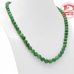 Người xưa quan niệm rằng ngọc cẩm thạch có thể mang đến tiền tài, thịnh vượng đến cho người đeo.