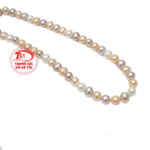 Khi kết hợp cùng áo dài hay những chiếc đầm dự tiệc sẽ khiến cho phái đẹp tỏa sáng hơn.