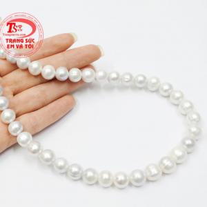  Đeo chuỗi ngọc trai mang đến may mắn, hạnh phúc cho phái đẹp. 