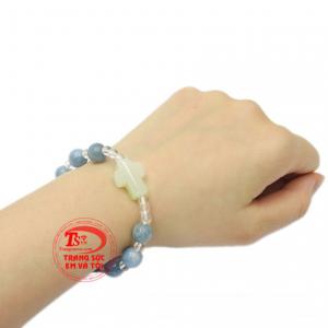 Chuỗi mân côi aquamarine 9 ly đẹp mang đến bình an cho bạn.