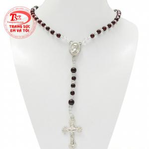 Chuỗi mân côi Garnet thánh giá bạc chất lượng mang đến bình an, may mắn cho người sử dụng. 