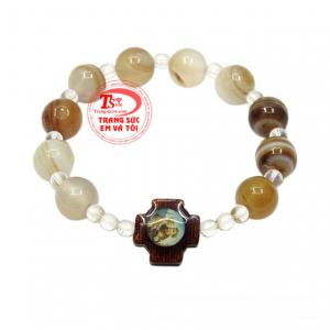 Không chỉ vậy chuỗi tay đá mã não còn đem lại nhiều may mắn về tài lộc đến cho người đeo.