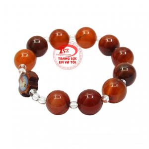 Chuỗi mân côi là vật cần thiết khi cầu nguyện.