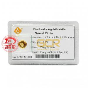 Đá thạch anh vàng an nhiên được chế tác độc đáo, đường cắt sắc nét tạo điểm thu hút cho viên đá. 