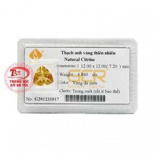 Đá thạch anh vàng hộ mệnh được chạm khắc với những lớp cắt tỉ mỉ, độc đáo.