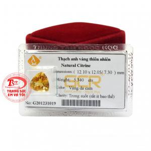 Trong phong thủy, thạch anh vàng mang đến nhiều may mắn về tài lộc, giúp cho người dùng tăng khả năng tập trung và minh mẫn. 