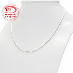 Bạc có tính kháng khuẩn và cản gió tốt, chính vì vậy mà các sản phẩm bạc luôn là lựa chọn hàng đầu để tặng các bé.