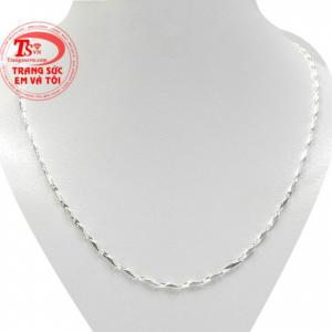Dây chuyền bạc nữ cá tính thiết kế đẹp mắt, hợp thời trang. 