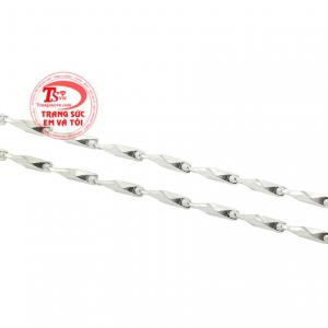 Giúp cản gió bảo vệ cơ thể.