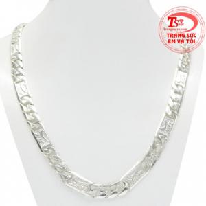 Dây chuyền nam bạc thương hiệu mang đến vẻ nam tính và mạnh mẽ đến cho người đeo. 