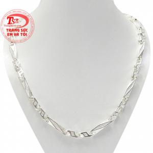 Dây chuyền nam bạc thượng lưu chế tác tinh xảo, phù hợp xu hướng trang sức hiện đại cho phái mạnh tự tin khoe cá tính.