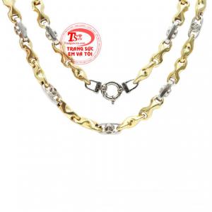 Với nhu cầu ngày càng cao, trang sức Em và Tôi luôn đem đến cho khách hàng những mẫu mã đẹp nhất, chất lượng nhất.