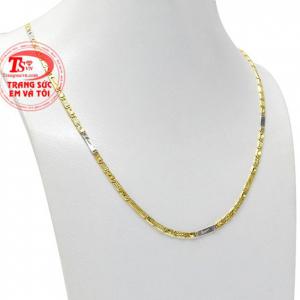 Được chế tác từ vàng 10k giúp sản phẩm bền đẹp và sáng bóng.
