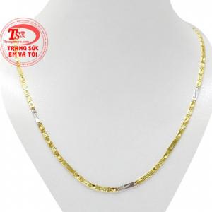Dây chuyền nam thời trang vàng tây với kết hợp vàng trắng và vàng màu tạo nên sản phẩm phong cách và nổi bật.