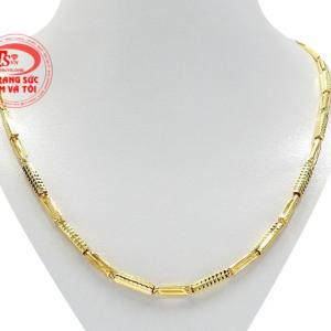 Dây chuyền nam thời trang xu hướng với các chi tiết được chế tác tỉ mỉ và cá tính.