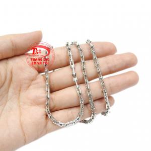 Dây chuyền nam vàng trắng thời trang thích hợp làm quà tặng người thân yêu của bạn