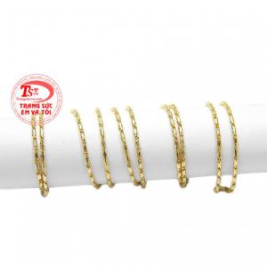 Dây chuyền nữ dễ thương có thể kết hợp cùng mặt dây chuyền để tạo thêm điểm nhấn.