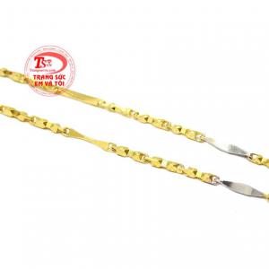 Chiếc dây chuyền phù hợp sẽ khiến người dùng càng thêm tự tin và tỏa sáng. 