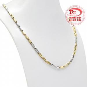 Chiếc dây chuyền này giúp các quý ông trở nên sang trọng và lịch lãm hơn.