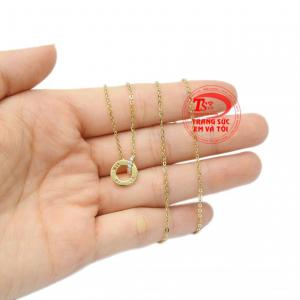 Dây chuyền nữ dễ dàng kết hợp cùng nhiều kiểu quần áo, hợp thời trang.