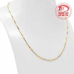Dây chuyền vàng từ lâu đã trở thành trang sức lý tưởng để mang theo bên mình. 