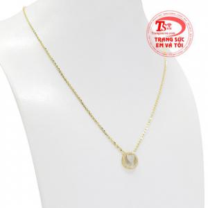 Sản phẩm hiện đang là mẫu dây chuyền xu hướng, còn dễ dàng kết hợp cùng nhiều kiểu trang phục. 